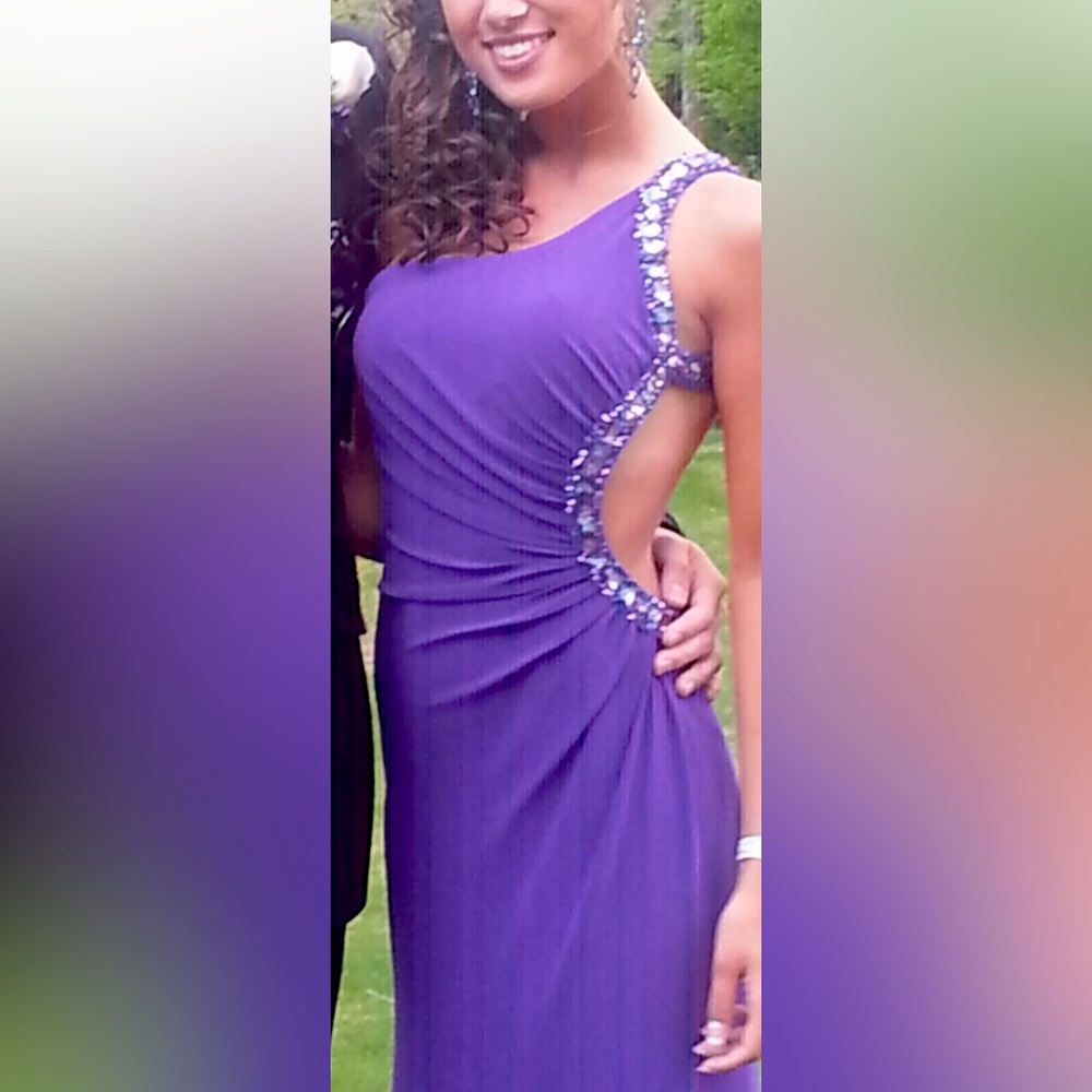 TEMPTATION Women’s purple prom dress size 2
